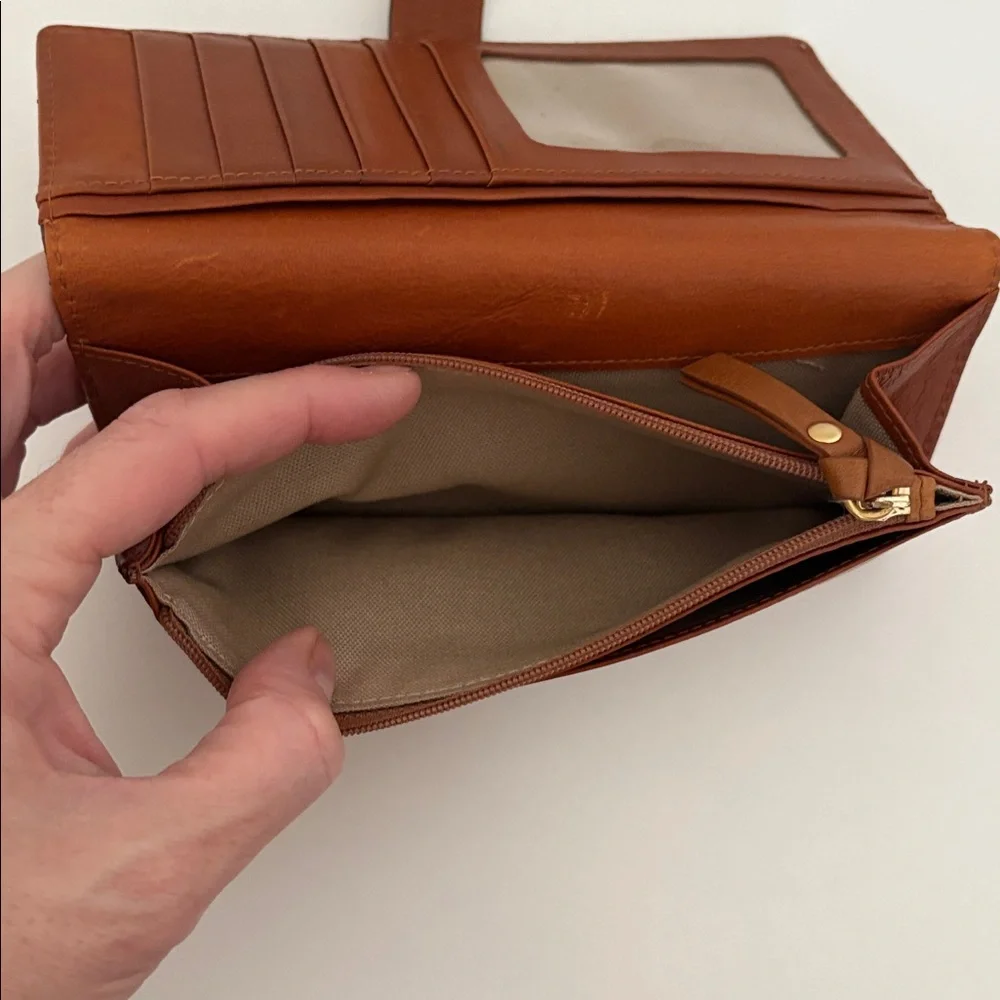 Michael Kors Tan Wallet with‎ Gold Details